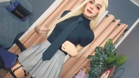 Snapshot of familystroke_twinny8 chatting on September 13, 3:45 pm Alexandra x Alexandro online show from September 13, 3:45 pm