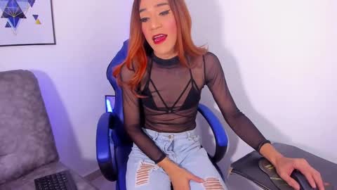 Andrea online show from December 15, 9:20 pm