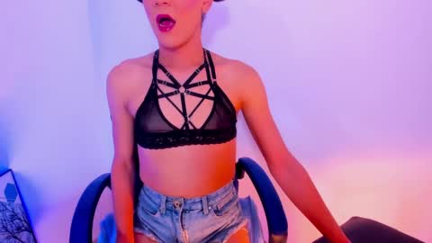 Andrea online show from February 15, 7:06 am