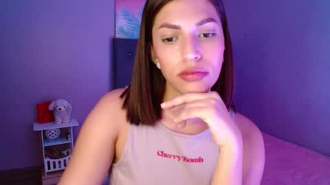 Snapshot of fantasy_maker1 chatting on October 2, 3:24 am Perla online show from October 2, 3:24 am