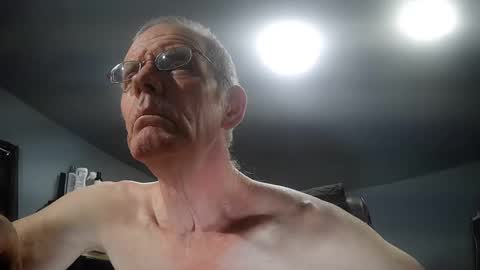 Snapshot of fantasyresort chatting on October 23, 3:06 am fantasyresort online show from October 23, 3:06 am