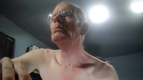 Snapshot of fantasyresort chatting on October 26, 3:12 am fantasyresort online show from October 26, 3:12 am