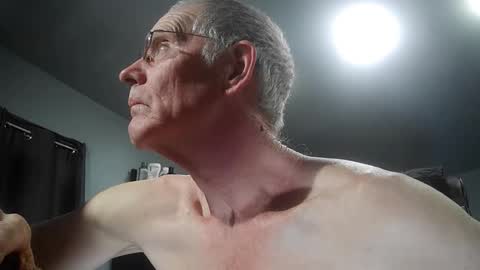 Snapshot of fantasyresort chatting on October 29, 2:58 am fantasyresort online show from October 29, 2:58 am