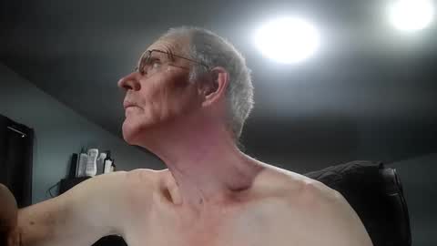 Snapshot of fantasyresort chatting on November 1, 3:19 am fantasyresort online show from November 1, 3:19 am