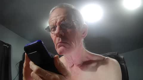 Snapshot of fantasyresort chatting on November 3, 4:03 am fantasyresort online show from November 3, 4:03 am