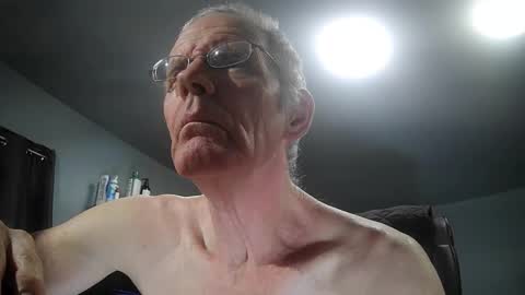 Snapshot of fantasyresort chatting on November 15, 4:32 am fantasyresort online show from November 15, 4:32 am