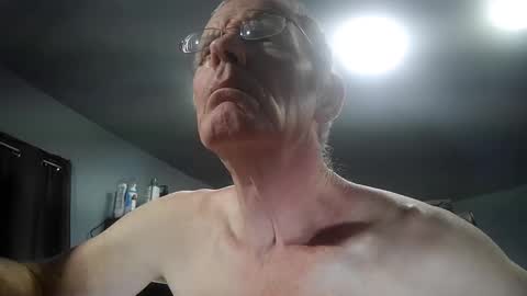 Snapshot of fantasyresort chatting on November 16, 4:29 am fantasyresort online show from November 16, 4:29 am