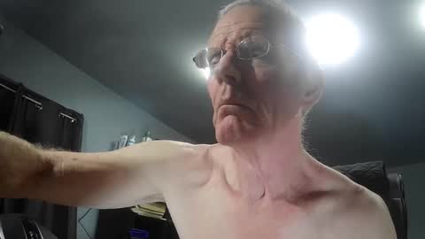 Snapshot of fantasyresort chatting on November 17, 4:07 am fantasyresort online show from November 17, 4:07 am