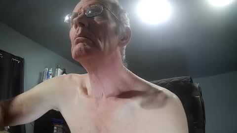 Snapshot of fantasyresort chatting on November 18, 4:06 am fantasyresort online show from November 18, 4:06 am