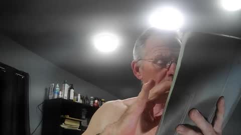 Snapshot of fantasyresort chatting on November 23, 4:34 am fantasyresort online show from November 23, 4:34 am