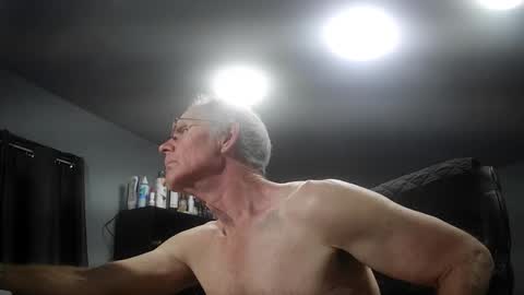 Snapshot of fantasyresort chatting on December 1, 4:06 am fantasyresort online show from December 1, 4:06 am