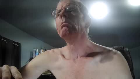 Snapshot of fantasyresort chatting on December 2, 4:07 am fantasyresort online show from December 2, 4:07 am