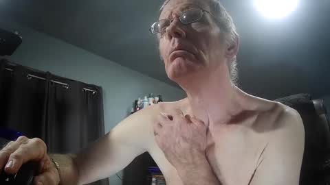 Snapshot of fantasyresort chatting on December 14, 1:00 am fantasyresort online show from December 14, 1:00 am