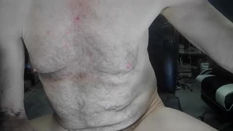 Snapshot of fantasyresort chatting on December 19, 4:52 am fantasyresort online show from December 19, 4:52 am