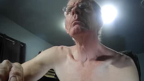 Snapshot of fantasyresort chatting on December 21, 4:30 am fantasyresort online show from December 21, 4:30 am