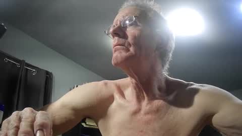 Snapshot of fantasyresort chatting on January 12, 2:28 am fantasyresort online show from January 12, 2:28 am