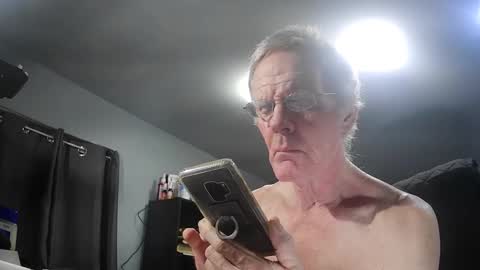 Snapshot of fantasyresort chatting on January 18, 4:27 am fantasyresort online show from January 18, 4:27 am