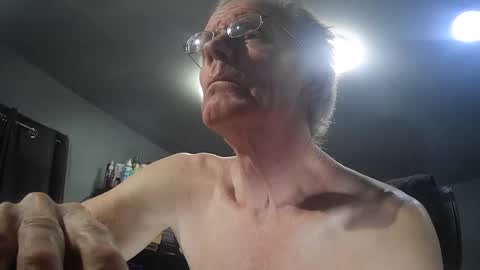 Snapshot of fantasyresort chatting on February 9, 4:05 am fantasyresort online show from February 9, 4:05 am