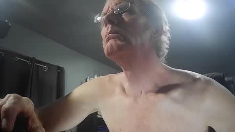 Snapshot of fantasyresort chatting on February 13, 4:08 am fantasyresort online show from February 13, 4:08 am