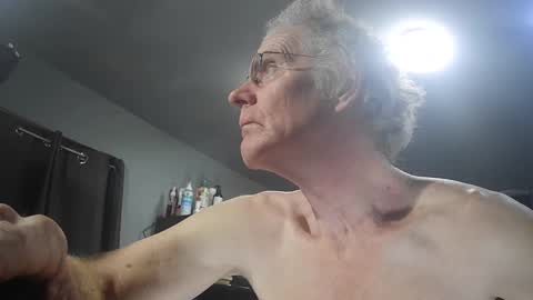 Snapshot of fantasyresort chatting on February 17, 4:09 am fantasyresort online show from February 17, 4:09 am