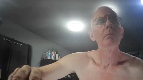 Snapshot of fantasyresort chatting on March 2, 4:14 am fantasyresort online show from March 2, 4:14 am