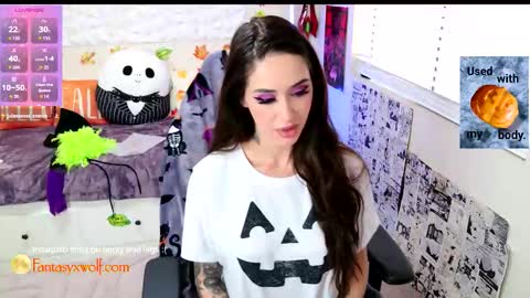 Snapshot of fantasyxwolf chatting on October 27, 5:28 pm River online show from October 27, 5:28 pm