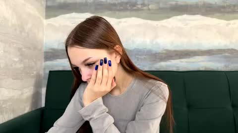 Snapshot of farahmantifel chatting on December 14, 11:04 am Anna Scovich online show from December 14, 11:04 am