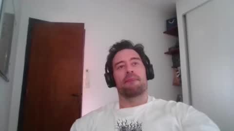 Snapshot of farolito373218 chatting on November 11, 4:18 pm farolito373218 online show from November 11, 4:18 pm