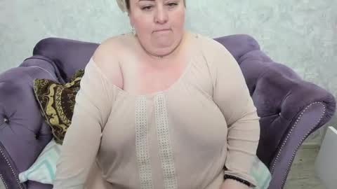 Snapshot of fashiona chatting on September 21, 5:09 am fashiona online show from September 21, 5:09 am