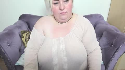 Snapshot of fashiona chatting on October 28, 12:25 am fashiona online show from October 28, 12:25 am