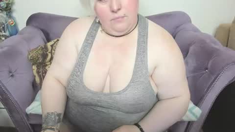 Snapshot of fashiona chatting on December 15, 9:52 pm fashiona online show from December 15, 9:52 pm