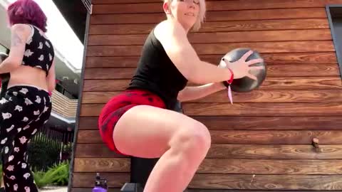  Lily  Waifu  online show from April 21, 4:12 pm