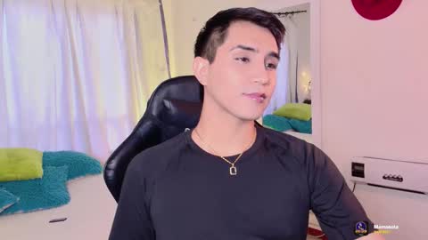 Snapshot of fatass_420 chatting on November 18, 8:35 pm Johan online show from November 18, 8:35 pm