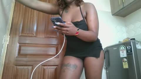 Snapshot of fatassfreak254 chatting on December 26, 11:43 am Winnie online show from December 26, 11:43 am