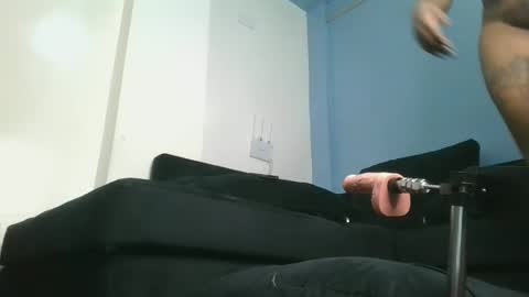 Snapshot of fatassfreak254 chatting on December 30, 12:54 am Winnie online show from December 30, 12:54 am