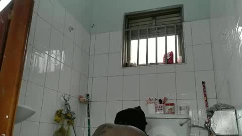 Snapshot of fatassfreak254 chatting on January 15, 9:02 am Winnie online show from January 15, 9:02 am