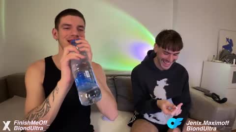 Snapshot of fate_fit_fun chatting on March 4, 10:05 pm Jenix Maximoff online show from March 4, 10:05 pm