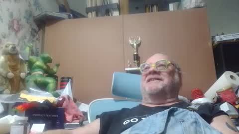 Fred. online show from April 14, 5:19 pm