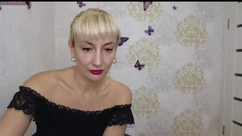 Snapshot of favorite_angel chatting on January 27, 7:03 pm favorite_angel online show from January 27, 7:03 pm