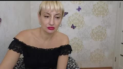 Snapshot of favorite_angel chatting on January 28, 5:11 am favorite_angel online show from January 28, 5:11 am