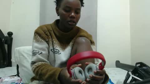 Snapshot of fayrie1 chatting on October 5, 4:33 am fayrie1 online show from October 5, 4:33 am