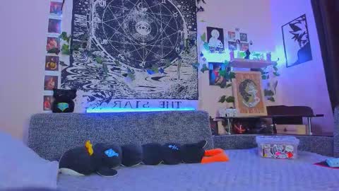 Snapshot of fearlessdiva_x chatting on November 11, 2:22 am Diva online show from November 11, 2:22 am