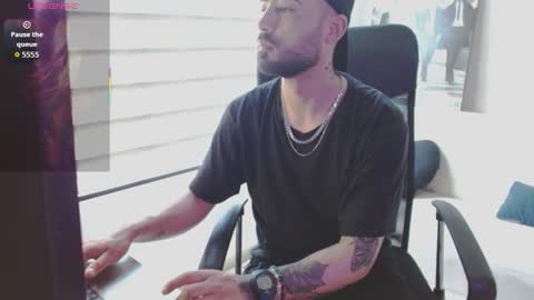 Snapshot of federico_ojitosverdes chatting on January 13, 4:34 pm Federico Ofarrel online show from January 13, 4:34 pm