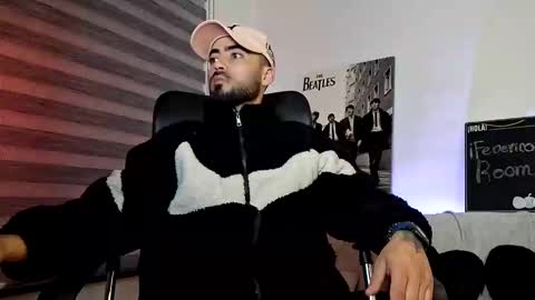 Snapshot of federico_ojitosverdes chatting on February 25, 2:10 am Federico Ofarrel online show from February 25, 2:10 am