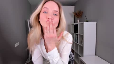 Daniela online show from February 1, 1:09 pm