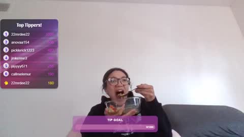 Soley online show from February 18, 8:03 pm