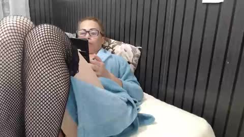 Felina Hot online show from December 8, 3:21 am