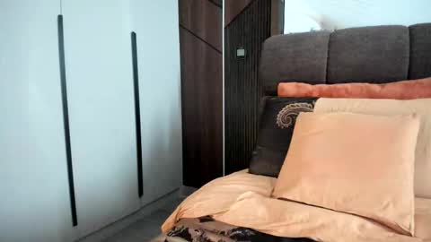 FelineChic online show from October 21, 6:58 am