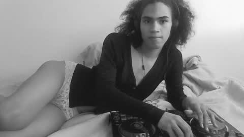 Snapshot of felinexoxo chatting on November 5, 10:10 pm FELINE online show from November 5, 10:10 pm