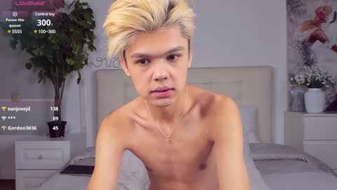 Felix online show from March 4, 8:27 pm